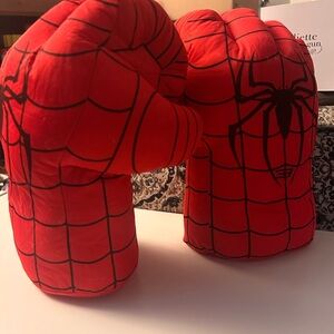 Pillowy Spider Man Gloves